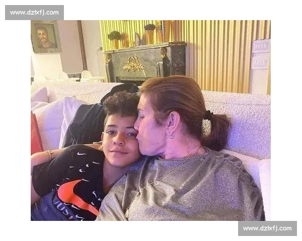 C罗的家庭生活与子女近况 C罗的家庭生活与子女近况